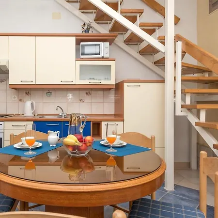 6856a Apartment *
