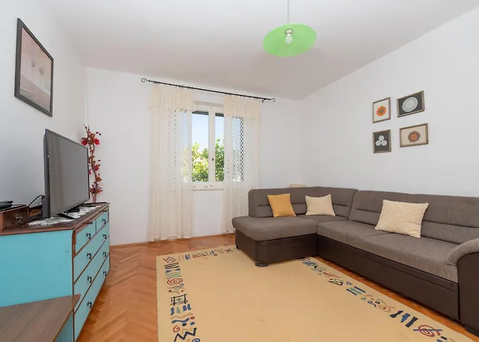 Διαμέρισμα With Parking Space Tucepi, Makarska - 6856 *